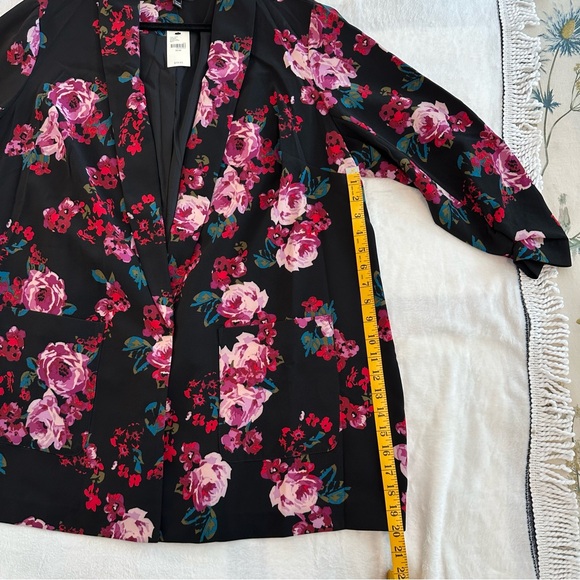 Lane Bryant Black Floral Open Front Long Line Blazer, size 22/24 NWT - Picture 9 of 9